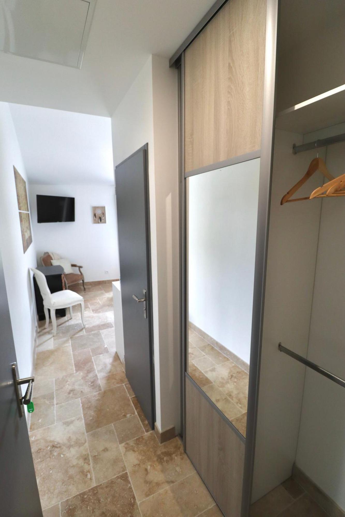 Chambres D'Hotes Avec Jacuzzi Et Piscine Au Mas De Cadoule Saint-Just  Zimmer foto