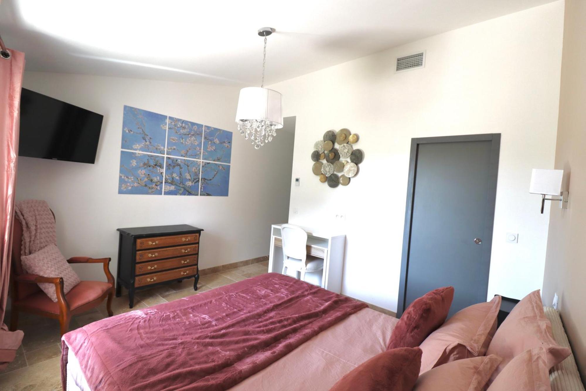 Chambres D'Hotes Avec Jacuzzi Et Piscine Au Mas De Cadoule Saint-Just  Zimmer foto